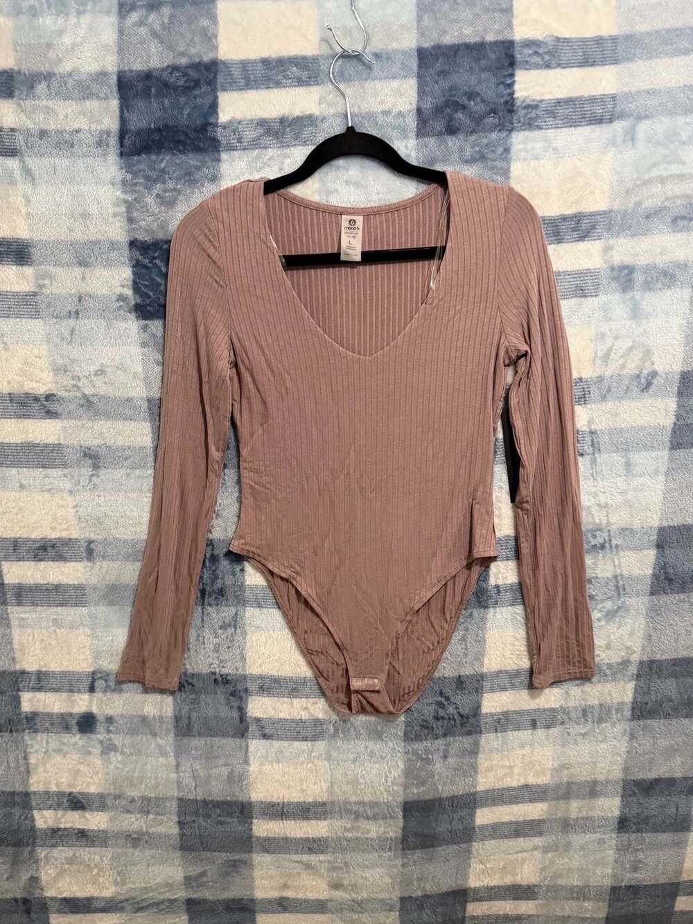 Mono b Long Sleeve V-Neck Ribbed Bodysuit Pink